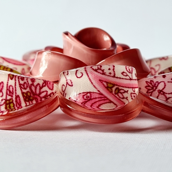 Beautiful Brooch Pink Cream Green Resin Flower Patterned Detail Design Fashion - Picture 4 of 10